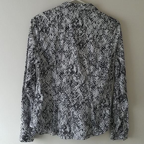 New York & Co. Stretch Blouse snakeskin design - Picture 2 of 3